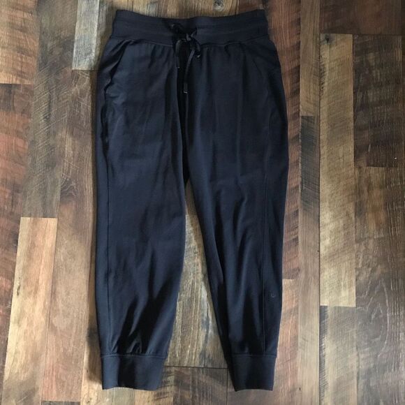 Lululemon size 6 joggers yoga pants black drawstring - Picture 1 of 4